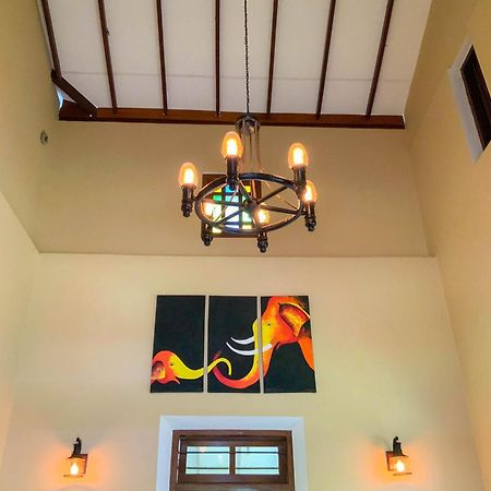 Headman House Antique Villa - A Seaside Royal Stay Ахангама Екстериор снимка