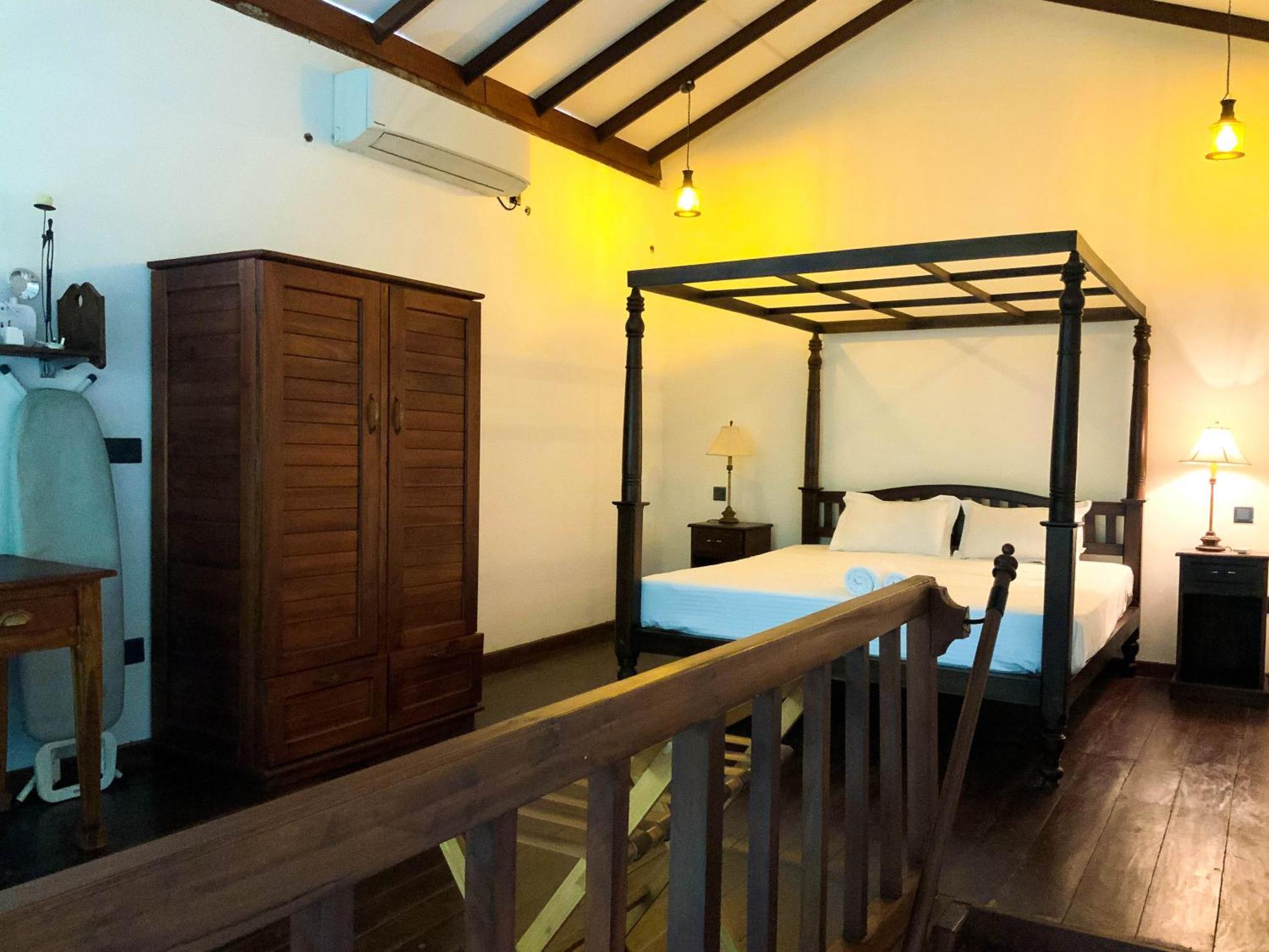 Headman House Antique Villa - A Seaside Royal Stay Ахангама Екстериор снимка