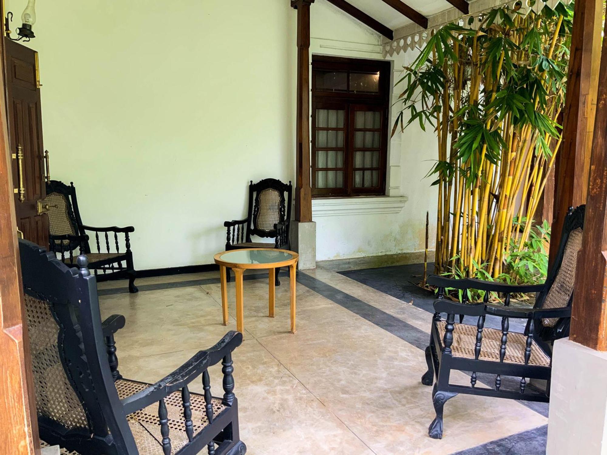 Headman House Antique Villa - A Seaside Royal Stay Ахангама Екстериор снимка