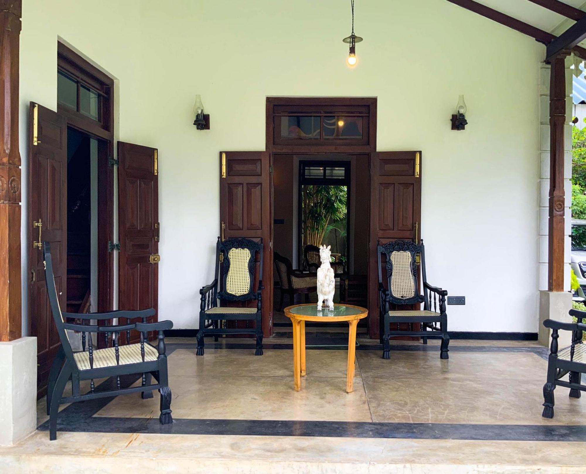 Headman House Antique Villa - A Seaside Royal Stay Ахангама Екстериор снимка