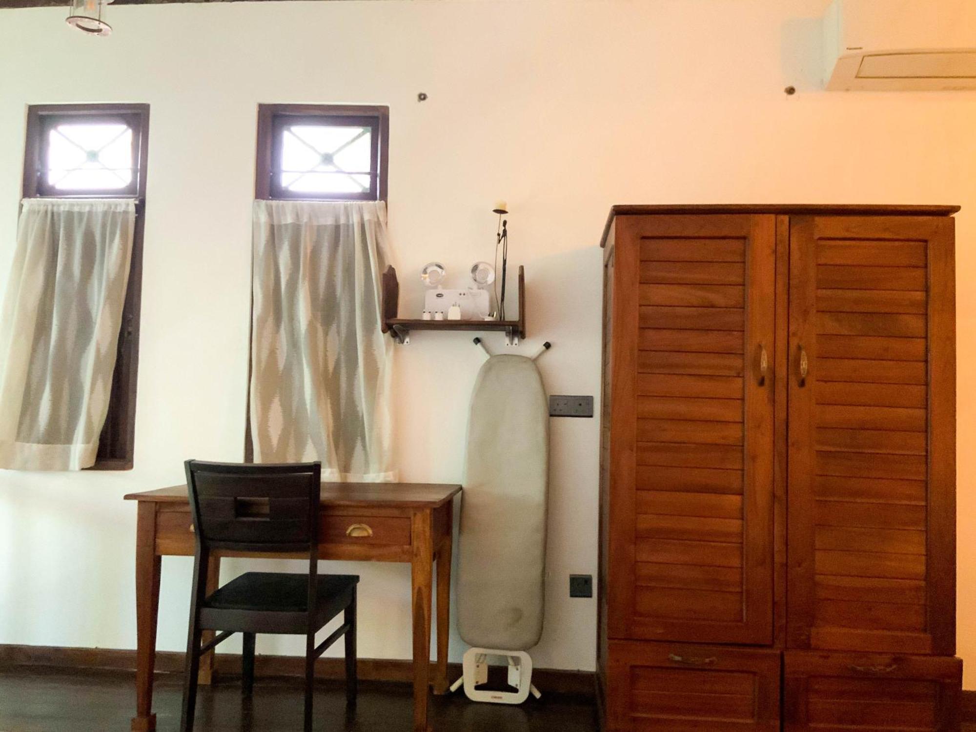 Headman House Antique Villa - A Seaside Royal Stay Ахангама Екстериор снимка