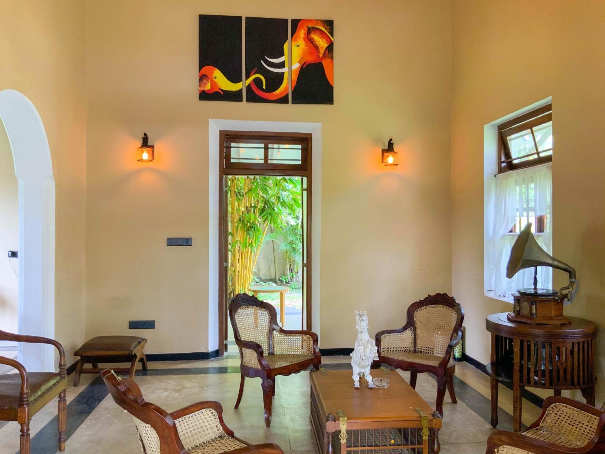 Headman House Antique Villa - A Seaside Royal Stay Ахангама Екстериор снимка