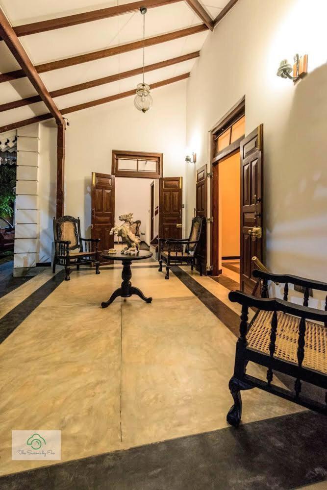Headman House Antique Villa - A Seaside Royal Stay Ахангама Екстериор снимка