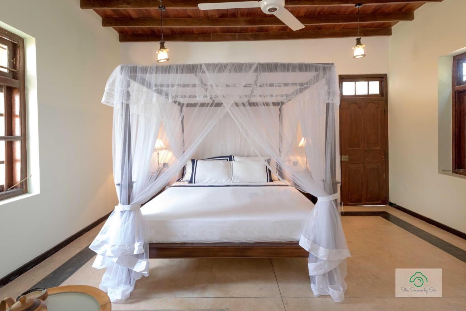 Headman House Antique Villa - A Seaside Royal Stay Ахангама Екстериор снимка