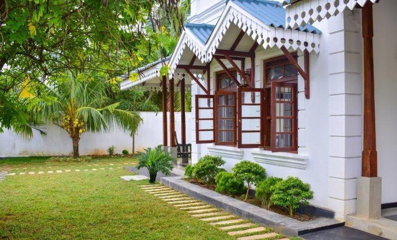Headman House Antique Villa - A Seaside Royal Stay Ахангама Екстериор снимка